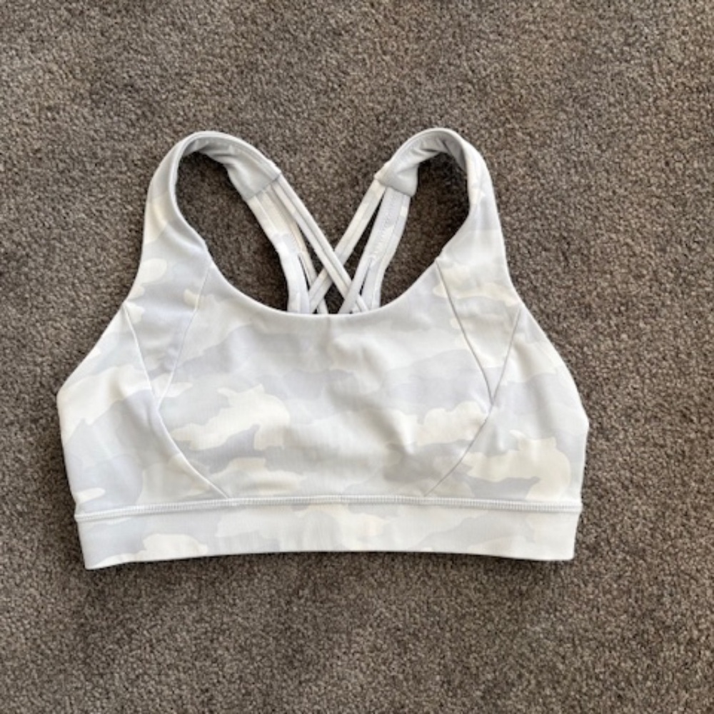 New Condition! LLL Free to Be Elevated Sports Bra for DD/DDD (E)